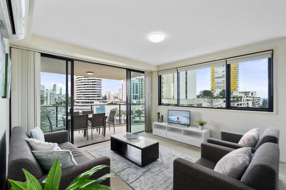 Mantra Broadbeach On The Park Gold Coast Exterior photo