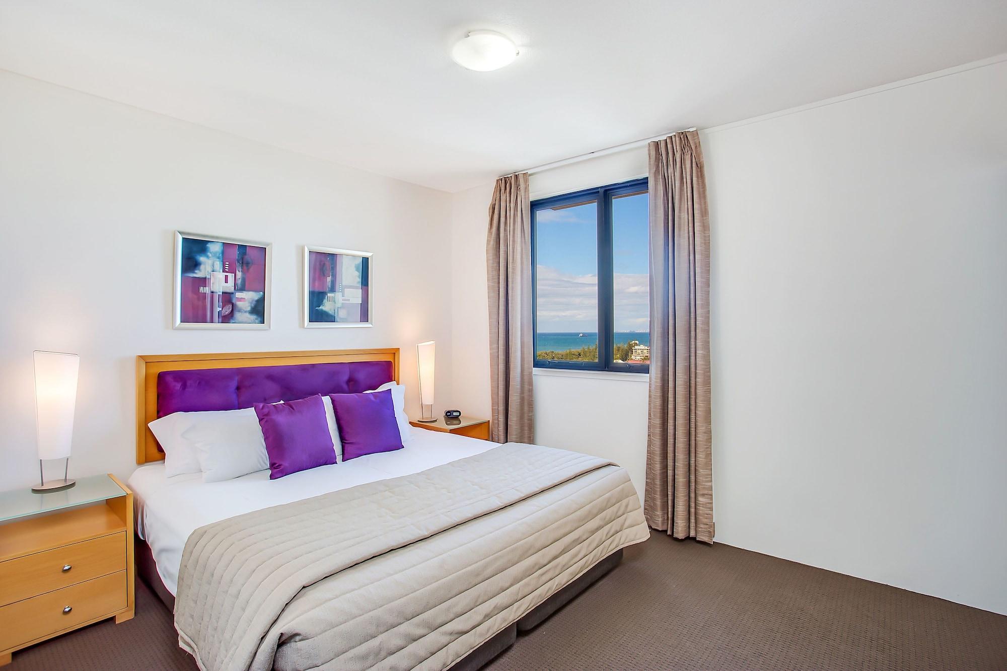 Mantra Broadbeach On The Park Gold Coast Exterior photo