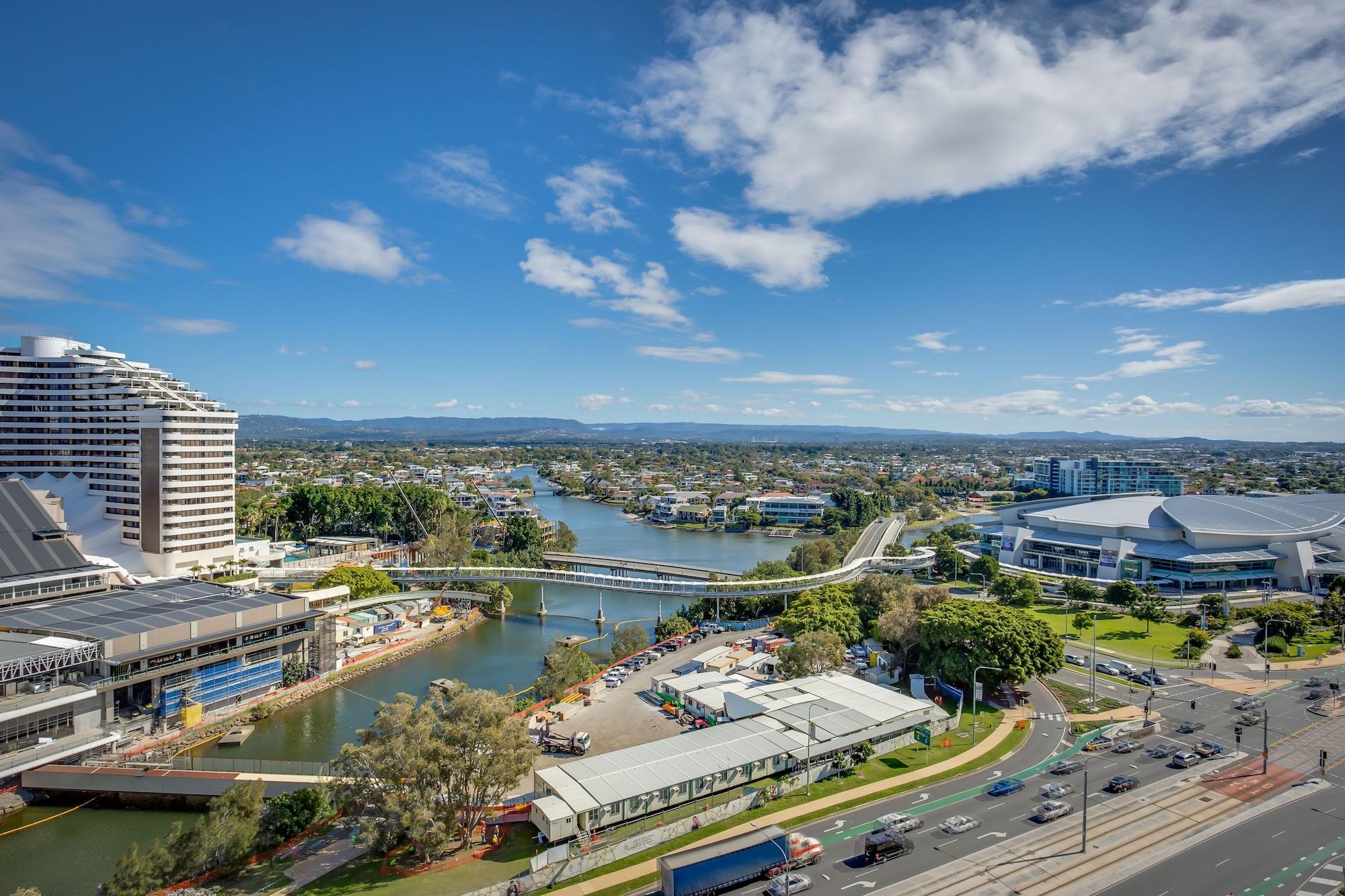 Mantra Broadbeach On The Park Gold Coast Exterior photo