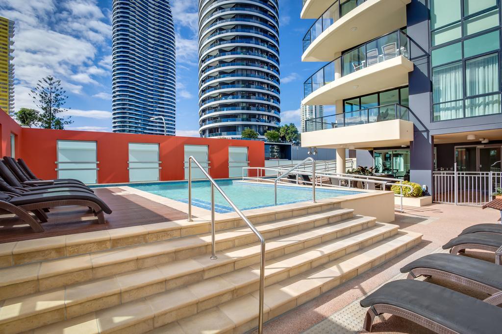 Mantra Broadbeach On The Park Gold Coast Exterior photo