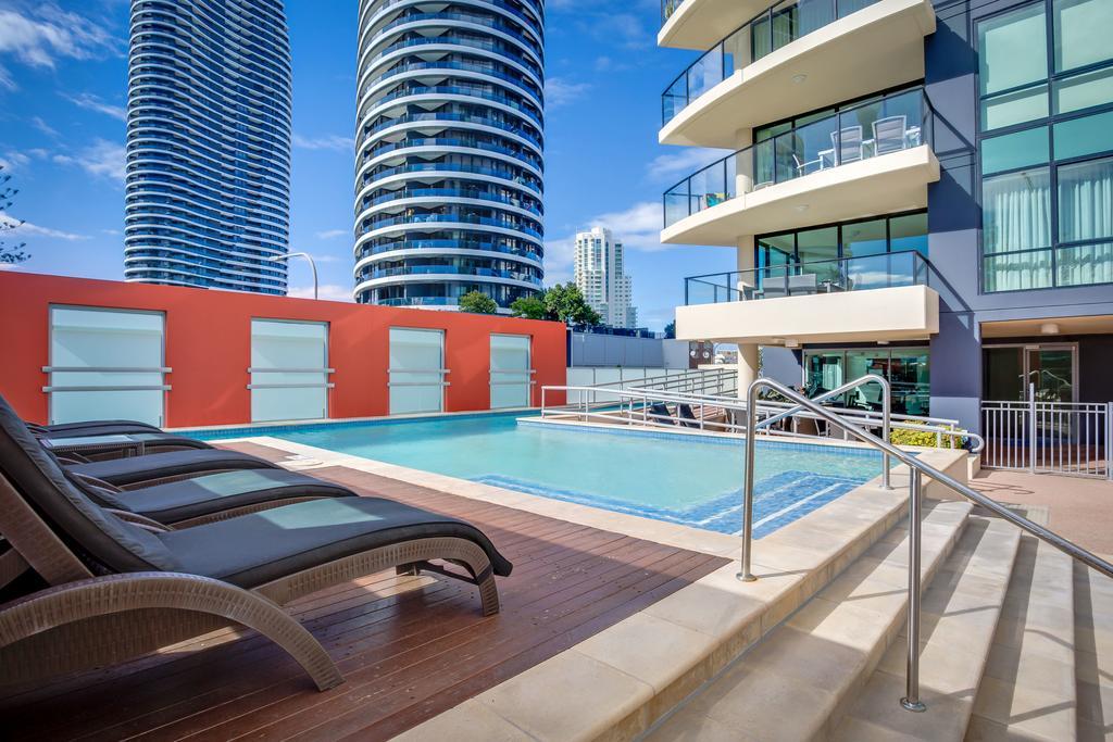 Mantra Broadbeach On The Park Gold Coast Exterior photo