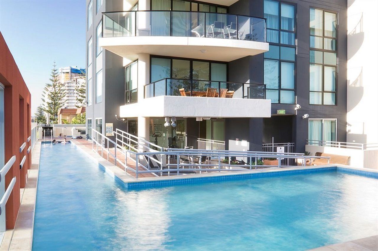Mantra Broadbeach On The Park Gold Coast Exterior photo