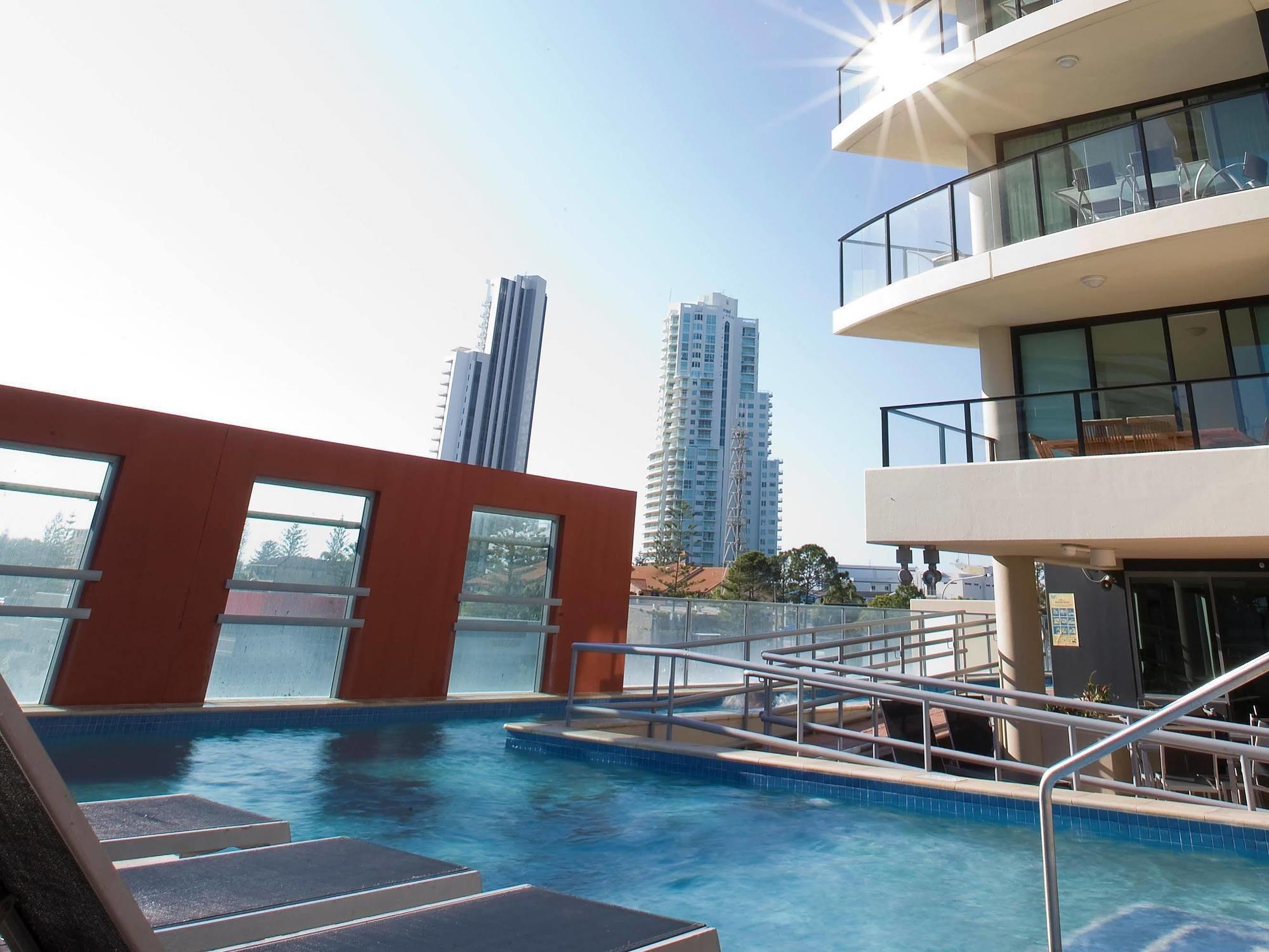 Mantra Broadbeach On The Park Gold Coast Exterior photo