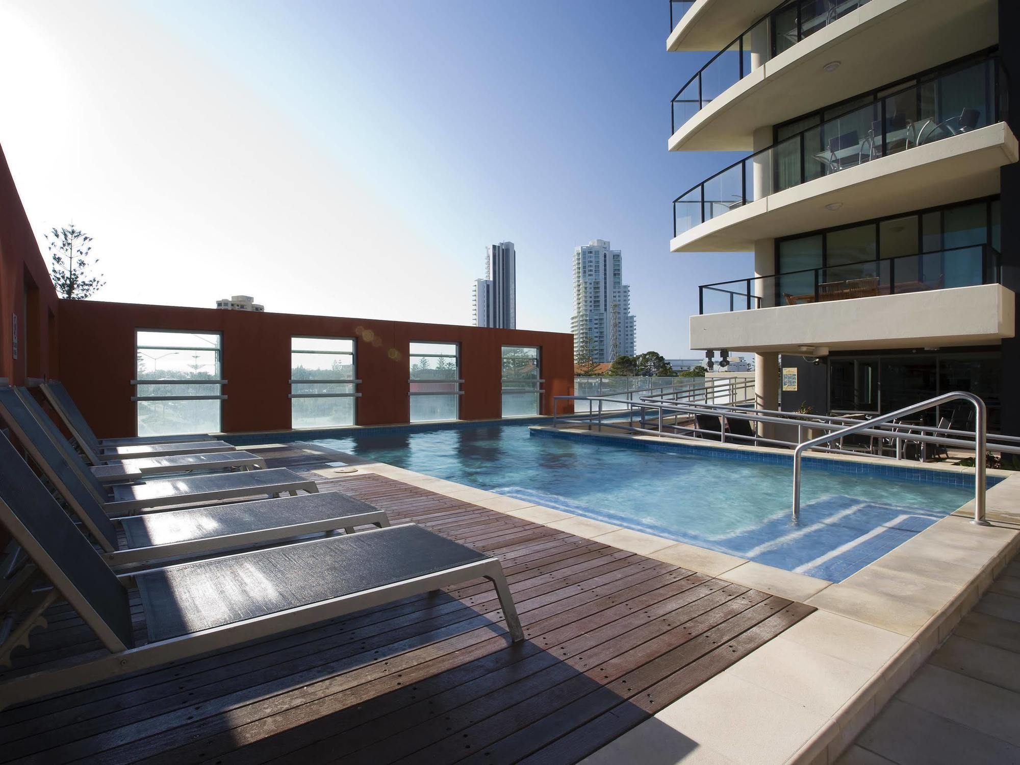 Mantra Broadbeach On The Park Gold Coast Exterior photo