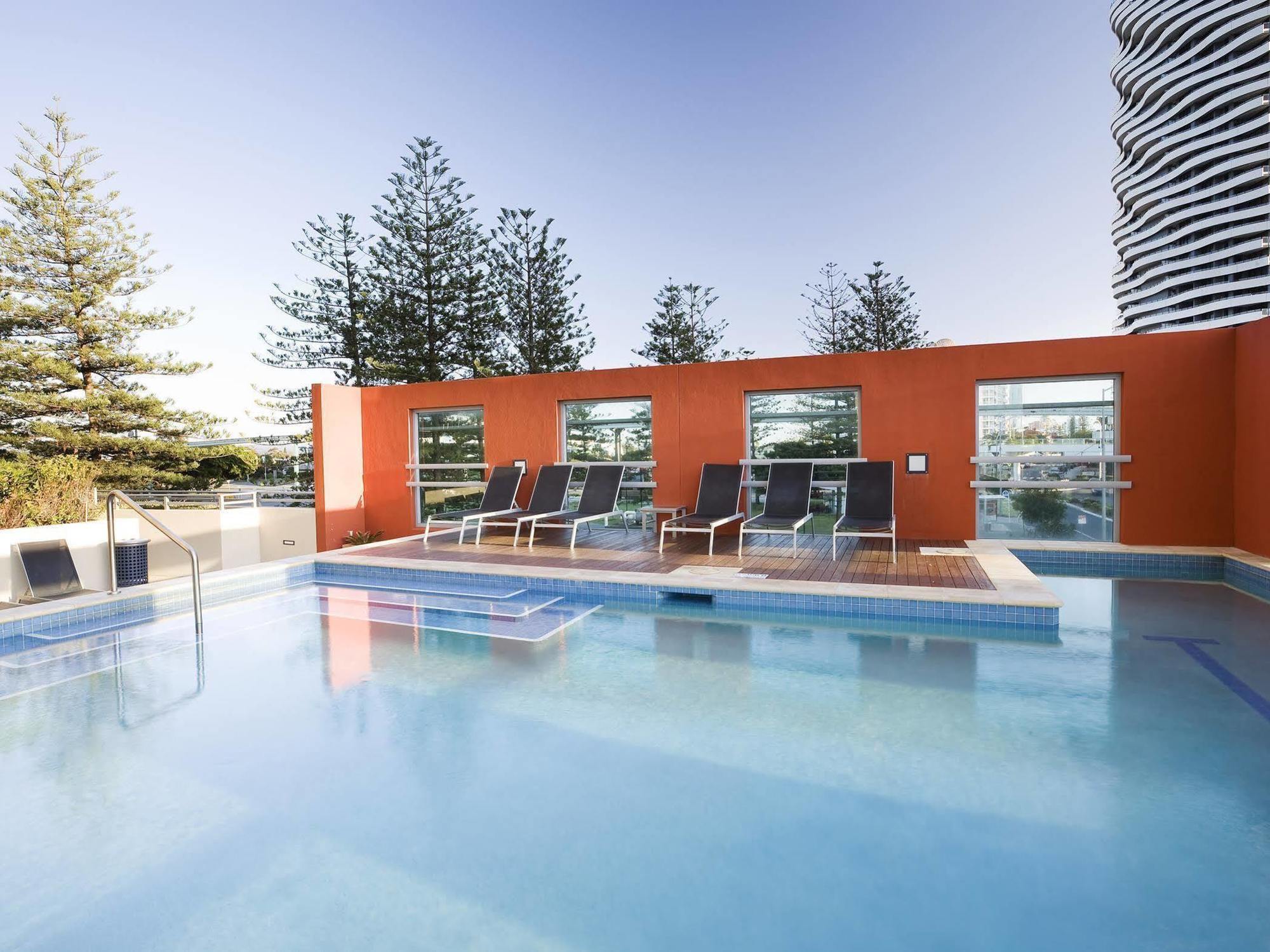 Mantra Broadbeach On The Park Gold Coast Exterior photo