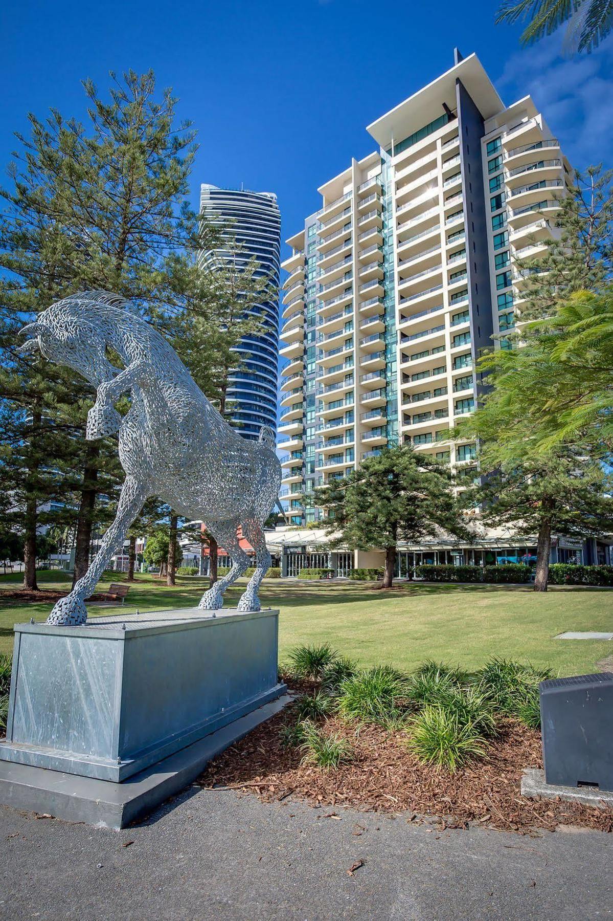 Mantra Broadbeach On The Park Gold Coast Exterior photo